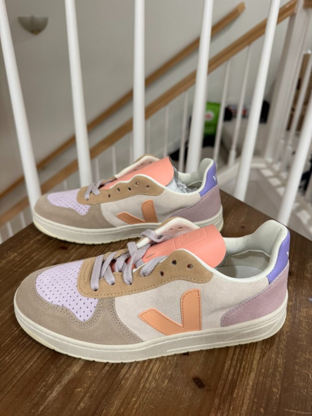 Size 7 - VEJA V-10 Multicolor/Peach New in Box EU 38